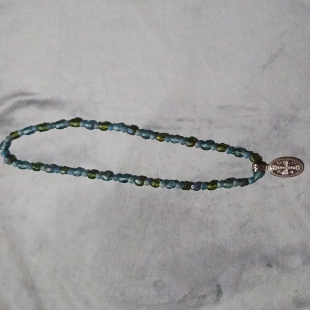 Stunning cross necklace